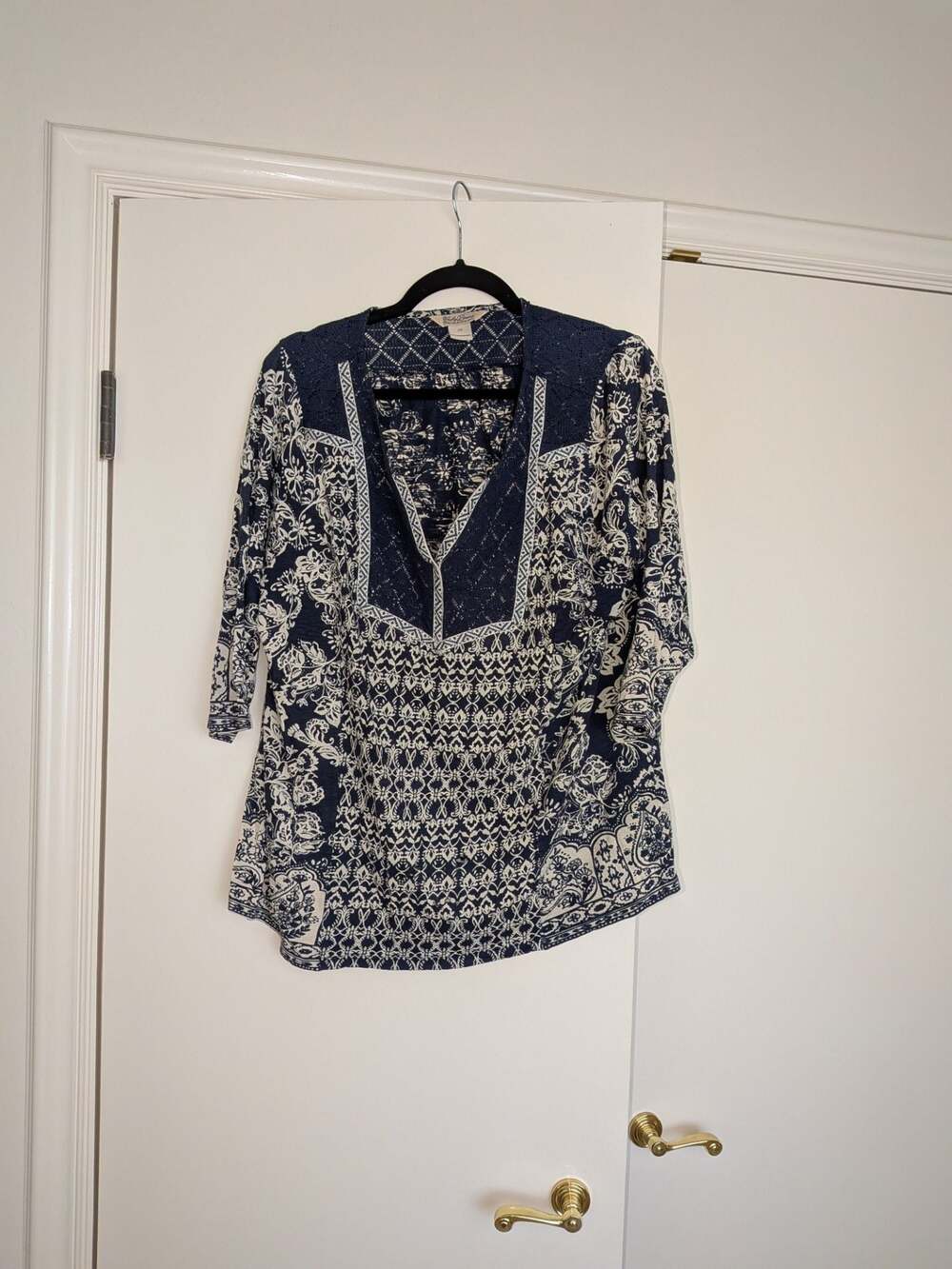Lucky Brand Live in Love Blue Tan Boho Artsy 3/4 Sleeve V-Neck Crochet Lace Tuni